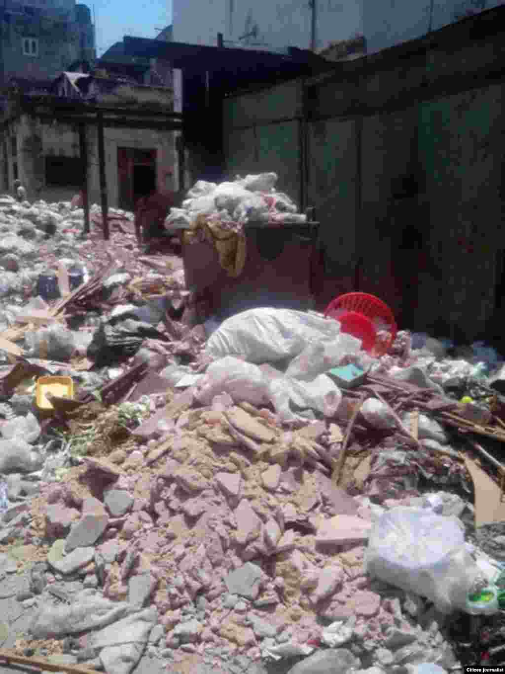 Calle Gloria entre Águila y Revillagigedo, municipio Habana Vieja.
