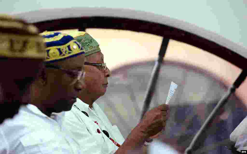 La Letra del Año tambien afirma que aumentará la inversión extranjera y entendimiento entre países.