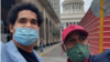Luis Manuel y El Osorbo, del Movimiento San Isidro, se toman un selfie en una calle de La Habana.