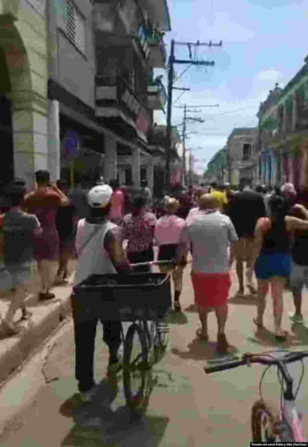En Güines miles de personas salieron a las calles a protestar contra el régimen comunista. 