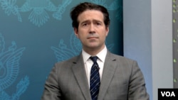 El subsecretario de Estado de Estados Unidos Jon Piechowski, en conferencia de prensa el 24 de enero de 2020.