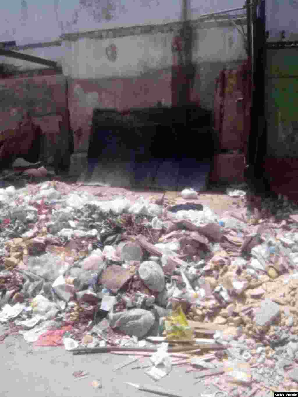  Calle Gloria entre Águila y Revillagigedo, municipio Habana Vieja.