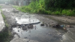 El agua se escapa por los salideros mientras habaneros sufren cortes prolongados del servicio