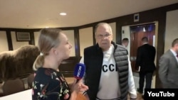 La camiseta de Lavrov con el logo de la ex Unión de Repúblicas Socialistas Soviéticas disparó las alarmas.