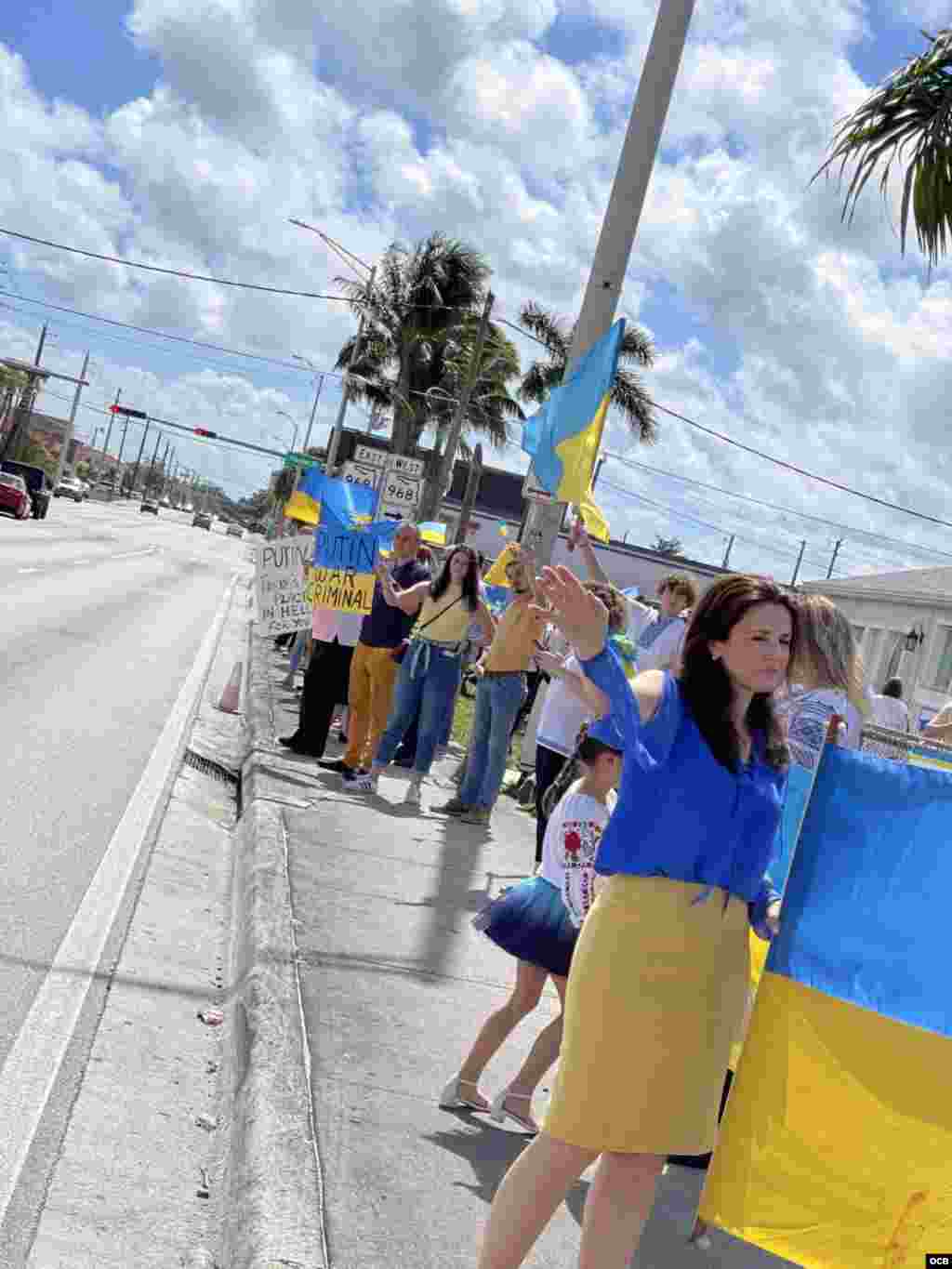 Manifestantes ucranianos en Miami.